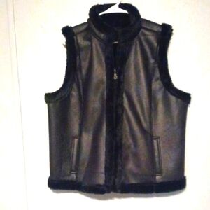 Y2K Jaclyn Smith  Black Bikercore  Faux   Leather Vest  Black Fur  Lining  XXL